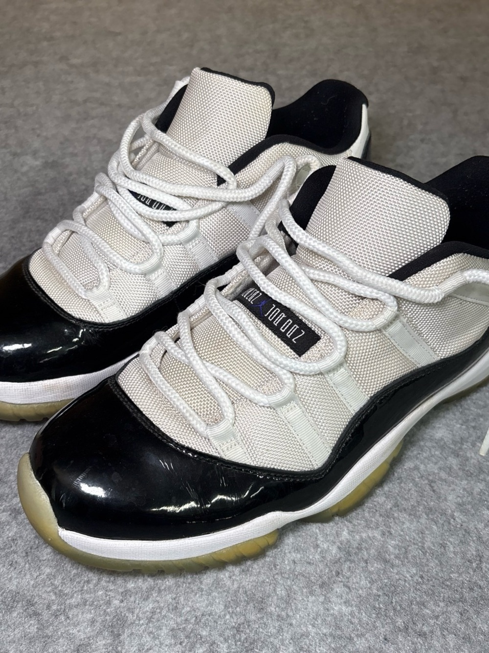 Jordan Men’s Air Jordan 11 Low White Black